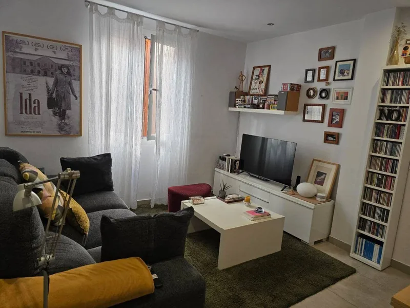 Salón de piso en Palma tras el servicio de limpieza de mantenimiento